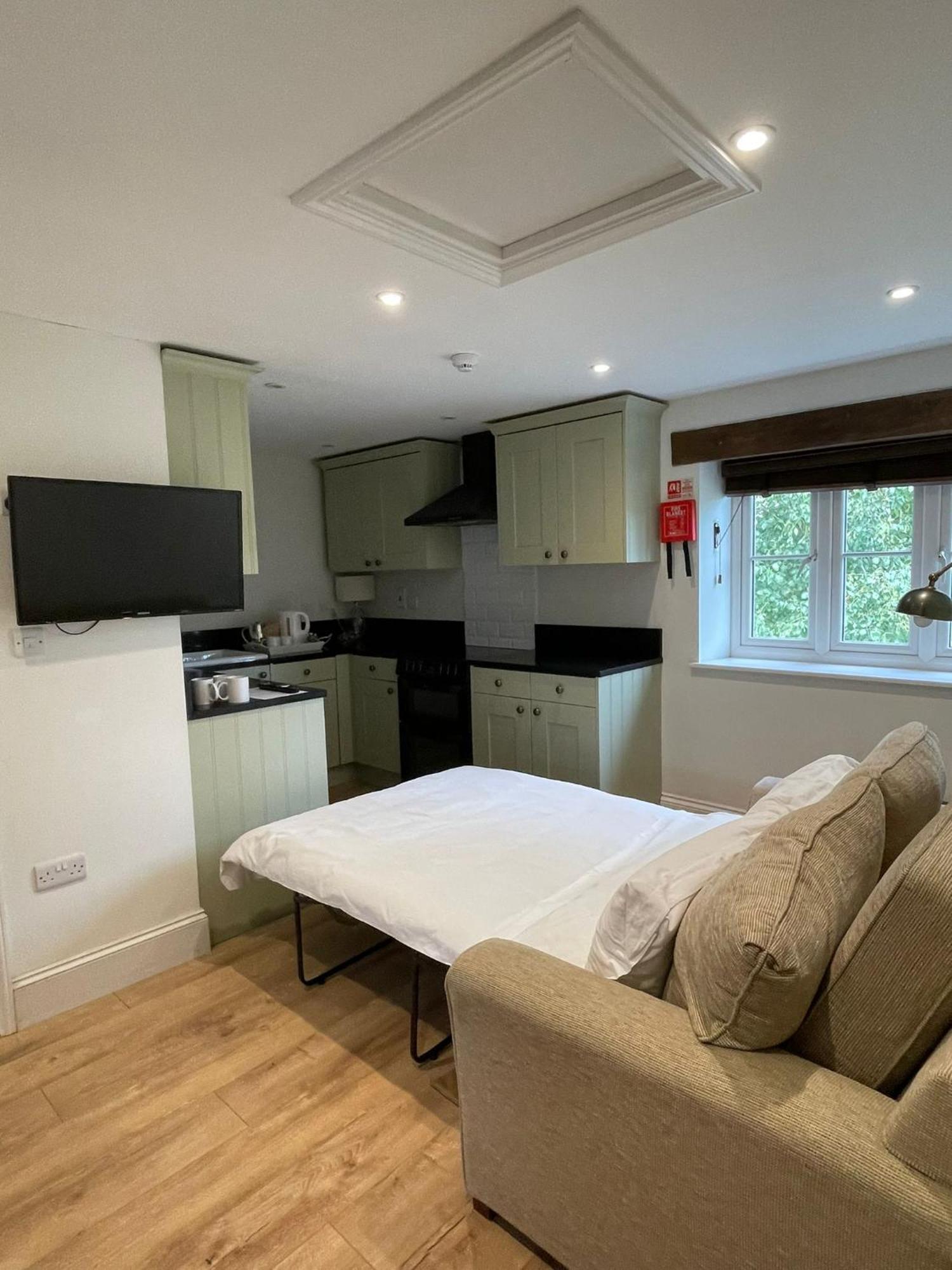 The Dog & Gun Inn Netheravon Phòng bức ảnh