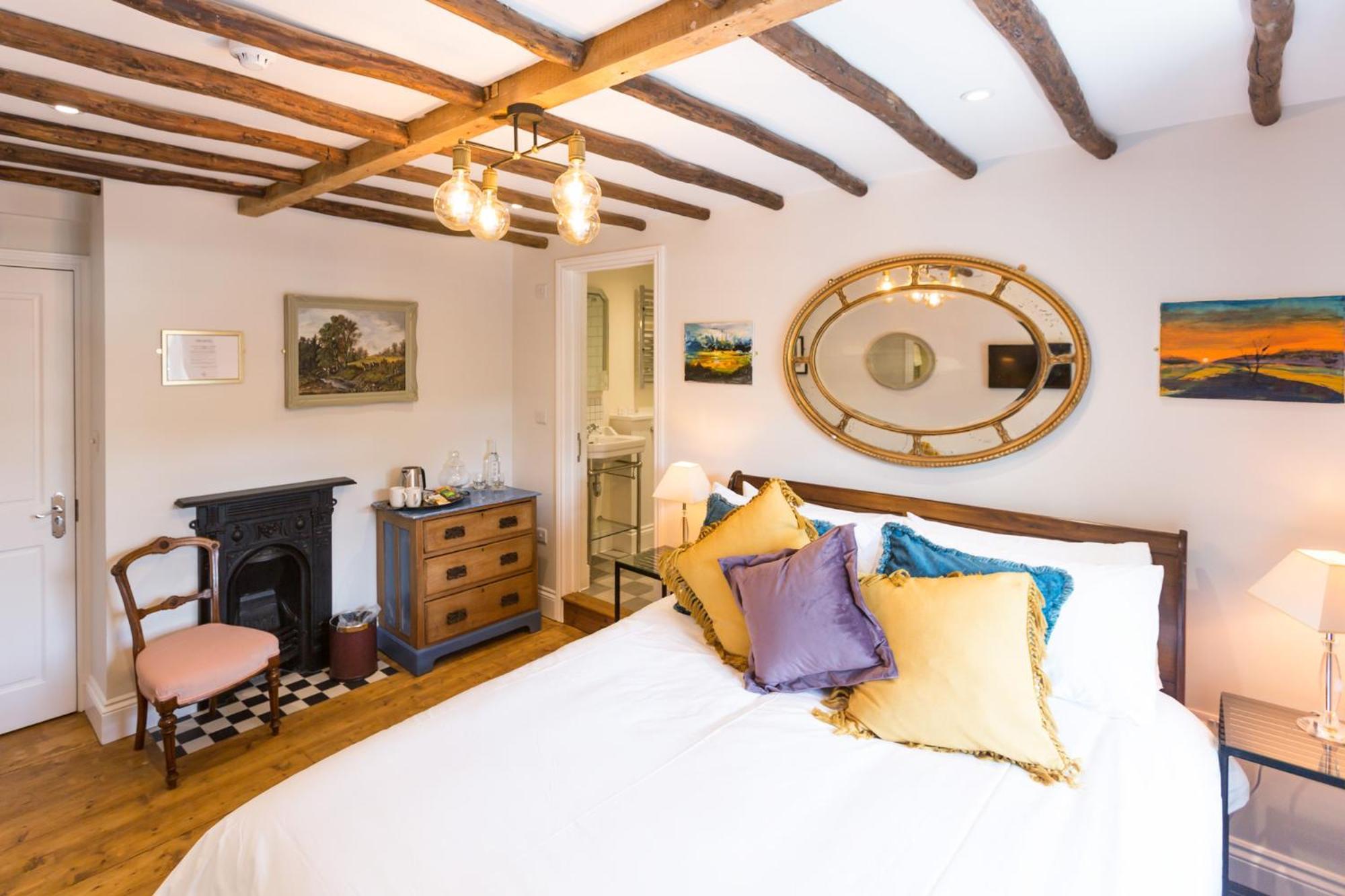 The Dog & Gun Inn Netheravon Phòng bức ảnh